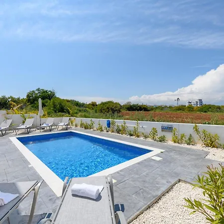 Levanda #40 Villa Paralimni